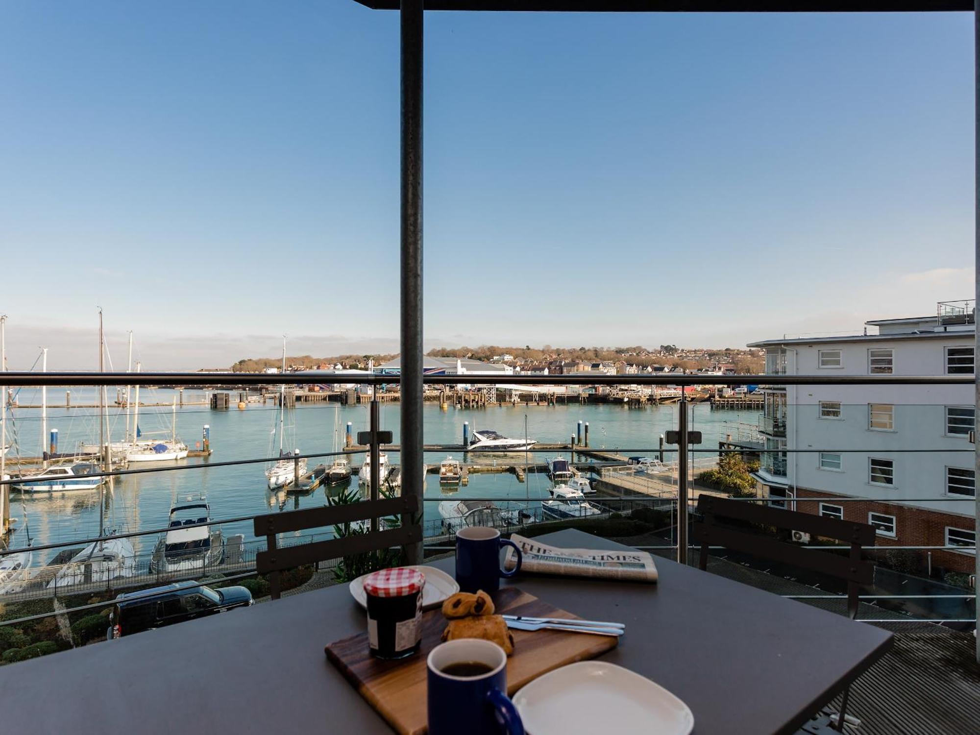 16 Marinus Apartment Cowes  Bagian luar foto
