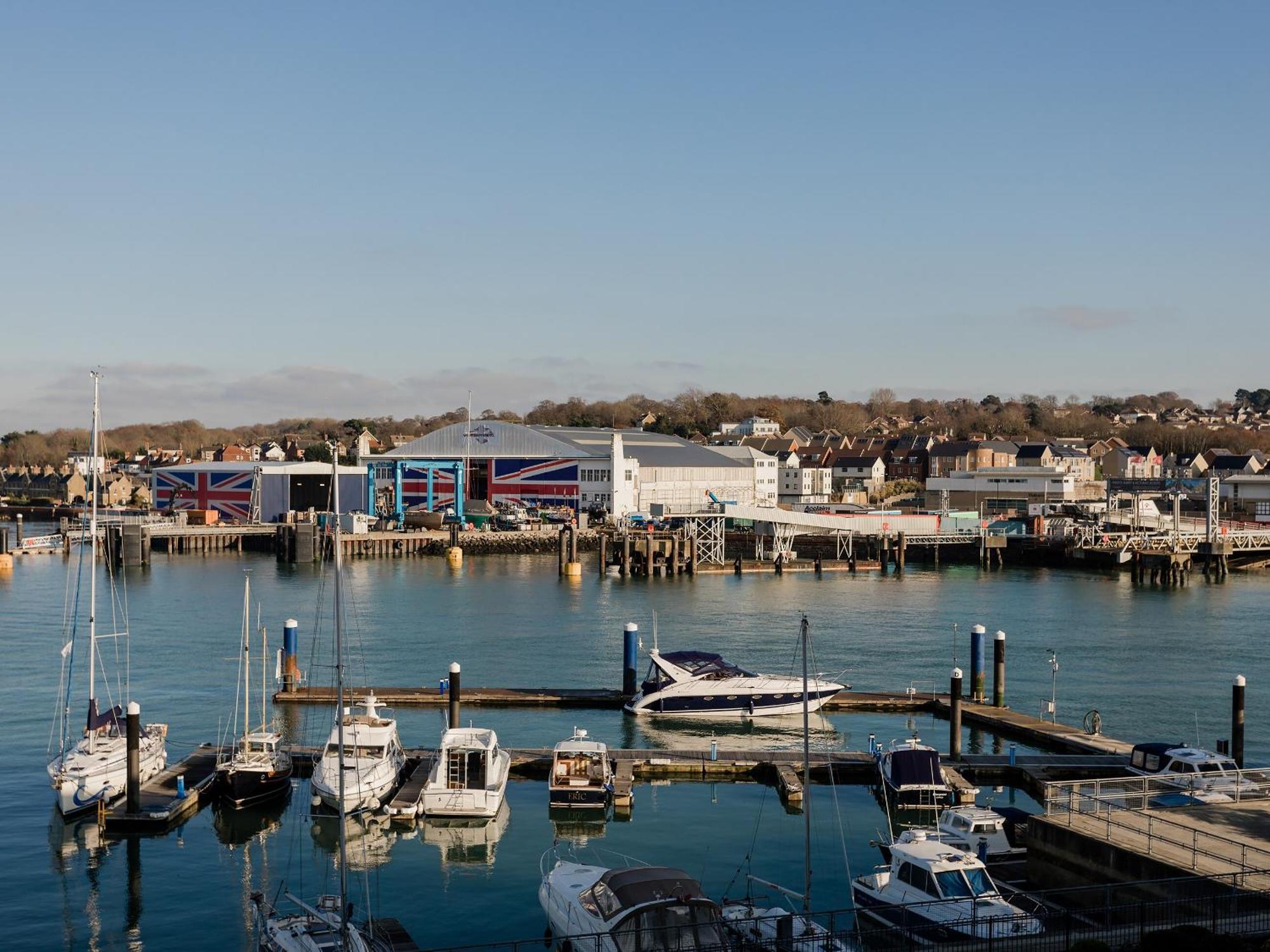 16 Marinus Apartment Cowes  Bagian luar foto